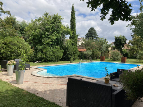 Cette très belle maison entre ville et campagne vous permet de passer un séjour   Magnifique villa avec piscine privée Entire villa vacation rental 638764976444993892