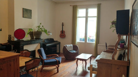 Calm, clean and spacious flat of the 18th Century, at 5 minutes walking from A,  Bordeaux, France Lovely 72m2 flat in the city-center Entire rental unit vacation rental 7127790