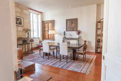 In the historic Bordeaux and pedestrian area, this apartment on the 3rd floor (n Bordeaux, France TERRASSES SAINT PIERRE Entire rental unit vacation rental 1007407