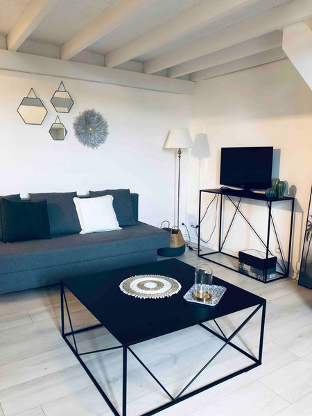 Lumineux Duplex de 35 m2 avec hauteur sur plafond offrant une mezzanine accessib Bordeaux, France Lumineux appartement proche du centre ! Entire rental unit vacation rental 33904870