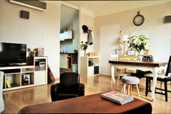 T4 rénové : lumineux, calme, bien équipé.<br />3 chambres avec lits doubles + ca Bordeaux, France Centre. Bel appartement rénové, calme et lumineux. Entire rental unit vacation rental 6422120