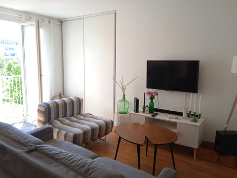 Si vous souhaitez passer un séjour inoubliable a Bordeaux en amoureux ou entre a Bordeaux, France Bordeaux : appartement résidence haut de gamme Entire condo vacation rental 683104965341321644