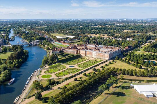 Hampton Court & Thames Riverboat Picnic Private Tours and Travel Guide Europe London CITY London Destination Tour