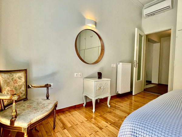 Cet appartement est situé dans un superbe immeuble entièrement rénové et meublé  Athens, Greece N3 Boutique Apartment with Balcony / Garden Entire rental unit vacation rental 41371912