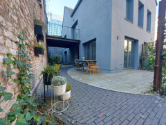 Description <br />-	Sunny furnished apartment on the ground floor of a property  Brussels, Belgium App. with 50m2 terrace in a peaceful atmosphere Entire condo vacation rental 579408717720369403