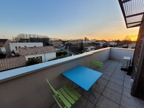 Ravissant 3 pièces sans vis-à-vis avec une terrasse découverte exposée plein sud Pessac, France Ravissant T3 avec terrasse plein sud / Clim Entire condo vacation rental 598429717358123645