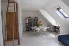 Loft-style appartment in a villa in a quiet residential area. 5 min. to the near Copenhagen, Denmark Extremely charming appartment in old villa Entire rental unit vacation rental 18260065