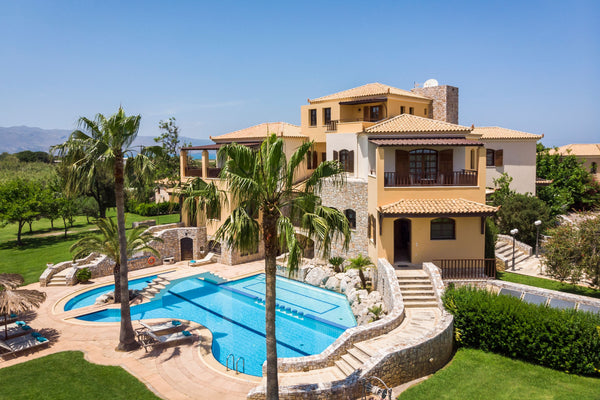 This luxurious & spacious villa features 9 bedrooms and 8 bathrooms, accommodati  Marvelous 9-bedroom Villa by Delfus Entire villa vacation rental 690976503114060843