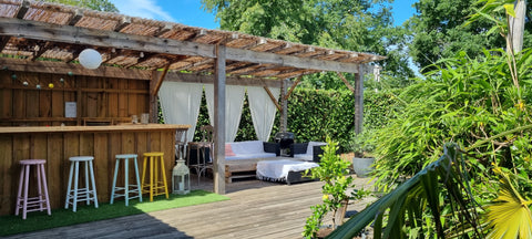 Profitez pleinement de votre séjour au calme dans un chalet cosy avec jardin, pi  Chalet Cosy + belle terrasse & piscine privatisées Entire guesthouse vacation rental 643810197519142894