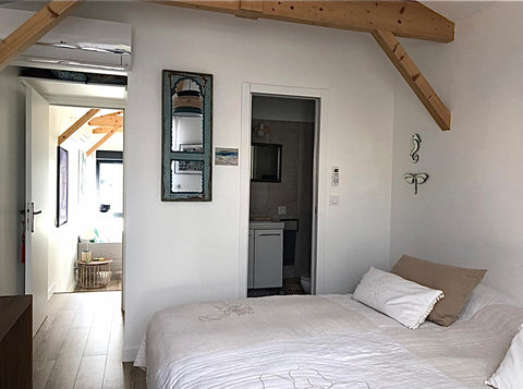 T2 entièrement neuf. Station de tramway Saint Augustin (1 arrêt du CHU Pellerin)  Bordeaux Saint Augustin: T2  neuf indépendant Entire guesthouse vacation rental 45908348