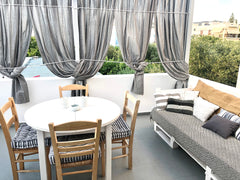 Situé à Parikia, port principal de l'île de Paros,<br />1er étage : L'appartemen Greece Cosy apartment with terrace up to 5 guests Entire rental unit vacation rental 17467769