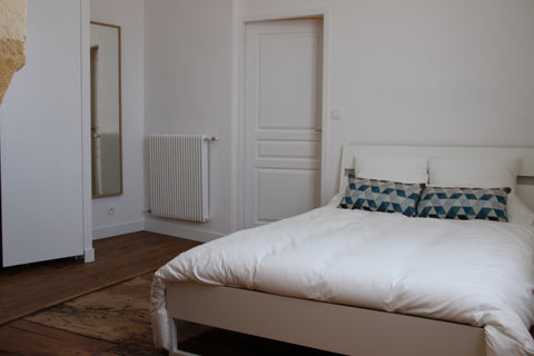 Appartement entièrement rénové et équipé. Situé au centre ville proche de l'arrê Bordeaux, France Appartement Bordeaux centre Entire rental unit vacation rental 48948718