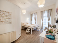 Studio 5 minutes walk from Wenceslas square, main station, Old town or to the ri Prague, Czechia Nice, new & clean place in city centre AMSA Studio Entire rental unit vacation rental 20085005