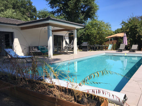 Villa de plain pied ultra fonctionnelle et ouverte sur jardin arborée. Profitez  Gradignan, France Villa 4p avec piscine au calme Entire villa vacation rental 42677706