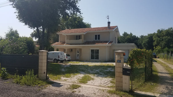 Confort d'un logement entier (pourtant même tarif qu'une chambre privée) car ma  Parempuyre, France Chez Damien Private room in home vacation rental 49633399