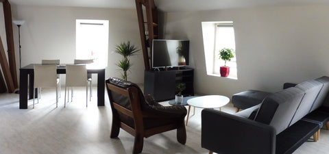 Ce duplex lumineux et design de 70 m2 est idéal pour un couple. <br />La station Bordeaux, France Duplex lumineux de 70 m2 au pied du tram C Entire rental unit vacation rental 23410413