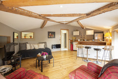 We suggest you stay in these 2 independent apartments located on the 1st and 2nd Bordeaux, France Large Duplex for 8 people (2 apartments) Entire rental unit vacation rental 44386343