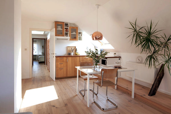 Welcome to this bright, airy and sunny apartment. It is located on the top floor Ghent, Belgium Bright apt. with free parking and free bicycles Entire rental unit vacation rental 6054825