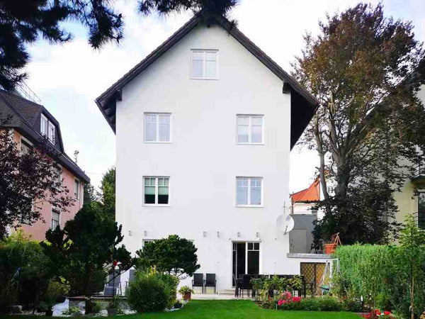A house with an antique flair, located in a quiet location, near to a tram stati Vienna, Austria Beautiful house for up to 16 people Entire home vacation rental 16601673