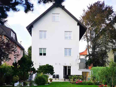 A house with an antique flair, located in a quiet location, near to a tram stati Vienna, Austria Beautiful house for up to 16 people Entire home vacation rental 16601673