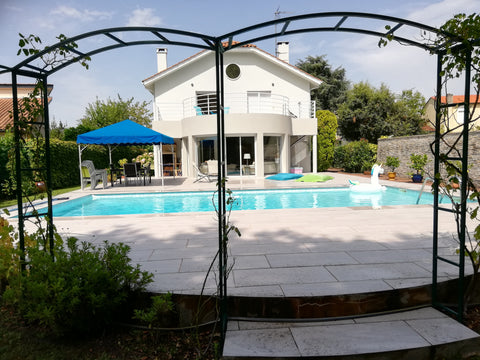 Maison moderne spacieuse et calme. Votre grande chambre au 1er étage avec sdb+wc Mérignac, France Chambre&terrasse,wc&sdbprivés+ptdej+parking privé Private room in home vacation rental 3619747