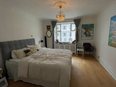 Here is a wonderfully charming, typically small Copenhagen apartment. It boasts   charming apartment in the district of Østerbro Entire condo vacation rental 650610199778377751