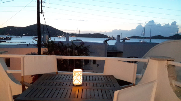 A boutique apartment designed for 2-4 guests (spacious living room containing so  Naousa's Sunset Cycladic home vacation rental 27329808