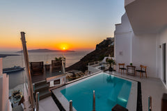 The Honeymoon Suite can accommodate up to 2 guests. It provides its guests with   Honeymoon Suite with Sea View - Daydream Luxury Suites Private room in bed and breakfast vacation rental 44309837