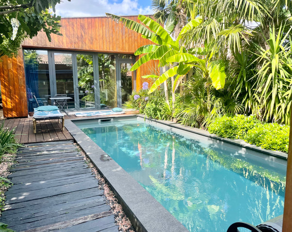 Loft de 65m2,moderne,indépendant, isolé, tout équipé avec  vue sur piscine, ento Bordeaux, France Un havre de paix pour se ressourcer à Bordeaux. Entire villa vacation rental 50502058