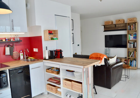 C’est un T2 cosy et lumineux de 44m2 idéal pour un séjour en famille ou avec des Bordeaux, France Neuf T2 à 5min du Pont de Pierre, parking gratuit Entire rental unit vacation rental 33003676