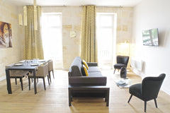 COMPLETELY RENOVATED APARTMENT IN MAY 2017!<br />Temporary rental in a charming   Elegant 72 sqm, stunning view, with Parking Entire rental unit vacation rental 18780279