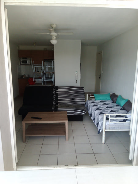 Appartement T2 résidentiel , lumineux avec terrasse; résidence calme, privée, sé  Bordeaux Lormont 4/6 Personnes Entire condo vacation rental 42767683