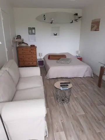 Description<br />Je propose mon appartement de 30 m2 dans résidence calme sans v Anglet, France Appartement très lumineux sans vis à vis Entire condo vacation rental 47740678