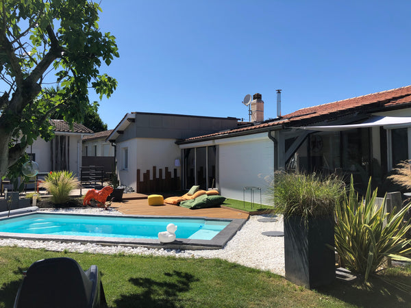 Maison familiale de 150 m2 avec un grand espace de vie de 70 m2 très lumineux ou Cenon, France Grande maison familiale à 10 minutes de Bordeaux Entire home vacation rental 19678412