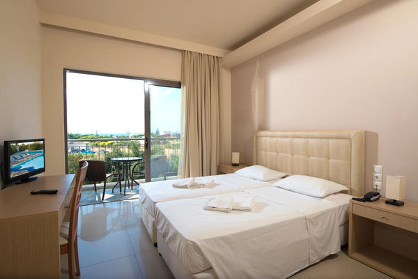 Within 250 m from Anissaras Beach in Chersonissos, Oasis Beach Hotel features a   Comfort Room Room in aparthotel vacation rental 24643372