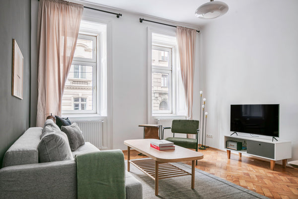 Show up and start living from day one in Vienna with this spacious one-bedroom B Vienna, Austria Landstraße 1BR, nr Metro U1 & Hauptbahnhof Entire rental unit vacation rental 48949609