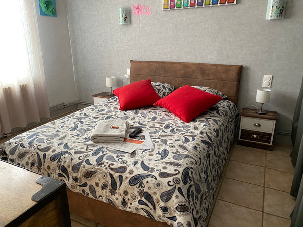 Passez qlq jours au calme en ville proche de Bordeaux, accès facile (gare, tram, Bègles, France L/ BORDEAUX/BEGLES Chbre très agréable+Ptit déj Private room in townhouse vacation rental 27223873