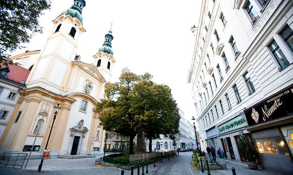 During christmas time I am offering my cozy 35qm studio apartment in the beautif Vienna, Austria Cozy Art-Apartment in Vienna (