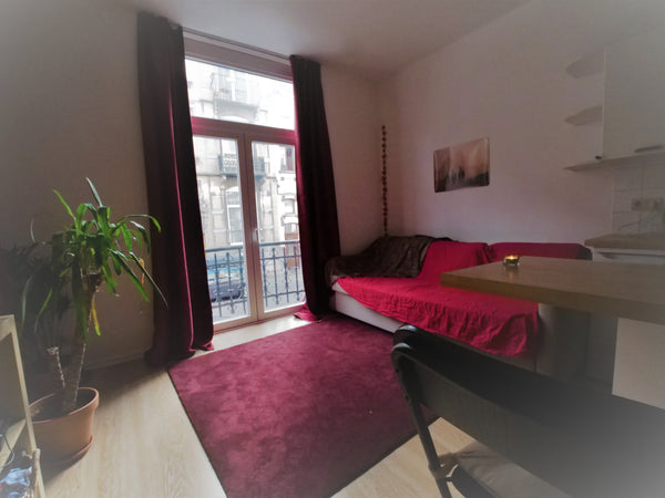 Ce logement combine:<br />* Situation idéale (métro Mérode/ tram Acacias, à 5min  Etterbeek (Mérode): 2 à 4 places, superbe appart Entire rental unit vacation rental 714398565112322001