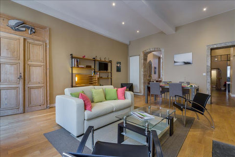 One-bedroom apartment, 75m², tastefully decorated, located in Lyon 1 in the hear Lyon, France Coursive- location t2 - lyon 1 Entire rental unit vacation rental 15616655