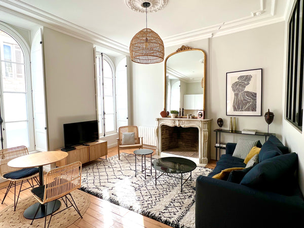 Venez découvrir les charmes de Bordeaux dans notre appartement idéalement situé  Bordeaux, France Superbe appartement refait à neuf - Jardin Public Entire rental unit vacation rental 54137279