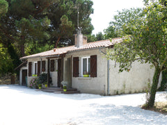 Jolie petite maison aux portes du Médoc.<br /><br />Idéalement située pour visit Braine-le-Comte, Belgium Jolie petite maison entre Bordeaux et l'océan. Entire home vacation rental 19109351