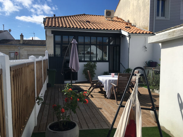 Echoppe rénovée en 2017 avec goût mélangeant l'ancien et le moderne; vous serez  Talence, France Echoppe rénovée avec terrasse proche de bordeaux Entire home vacation rental 28604938