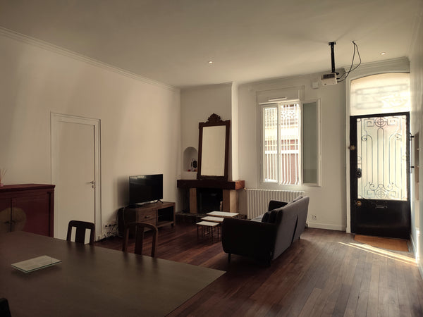 Échoppe Bordelaise à 6mn à pied du marché des Capucins et 10mn à pied de la plac Ho Chi Minh City, Vietnam Maison 3 chambres, jardinet & garage plein centre Entire townhouse vacation rental 589664091465153208