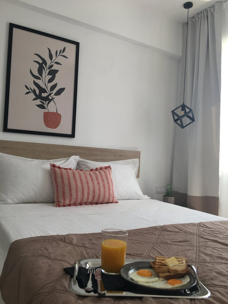 Enjoy an endless blue view and stunning sunsets from a newly built one-bedroom s Brentford, United Kingdom Sea, mountain & stunning sunset view modern suite Entire vacation home vacation rental 683060514555131813
