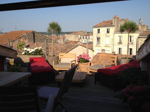 Light and airy cosy apartment in the heart (old town) of Bordeaux. Roof top terr Bordeaux, France Cosy apartment in amazing location! Entire rental unit vacation rental 6672204