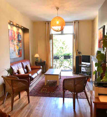 Nous mettons à disposition notre confortable appartement typique bordelais de 62  Appartement de style hyper centre&parking couvert Entire rental unit vacation rental 51163480