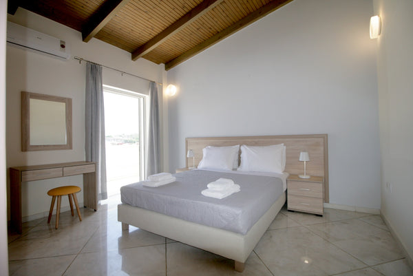 Relaxed Cancellation Policy: Book the apartment in confidence! In case of cancel Chania, Greece SeaFront, 4-people Apartment, 30m from the Sea! Entire rental unit vacation rental 19287903