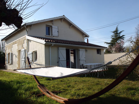 La campagne à la ville. Idéalement située à l'intérieur de la rocade avec un acc Pessac, France Au cœur des vignes, maison spacieuse de tradition Entire villa vacation rental 568114679591551735