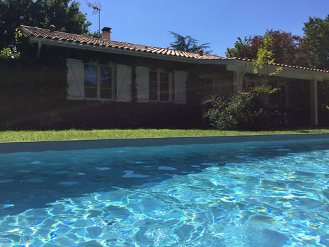 Grande maison de charme dans un quartier résidentiel calme et très arboré, compo Salaunes, France Villa piscine chauffée dans un écrin de verdure Entire home vacation rental 35434445
